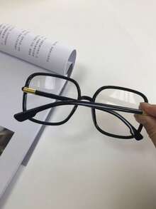 1pc Unisex Large Frame Casual Everyday Wear Flat Lens Glasses, Computer Glasses, Women's Classic Retro Leopard Print Bohemian Fashion Versatile Solid Black Glasses, Non-Prescription, Suitable For Back To School, Reading, Street Style Outfit Accessory - Black Frame - View 3