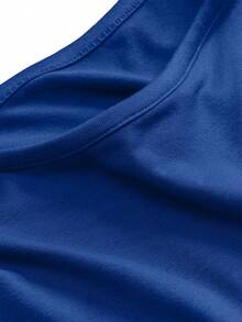 Bộ đồ xếp ly 2 món dành cho nữ, gồm áo hai dây cổ tròn và chân váy midi xẻ tà thanh lịch, chất liệu vải dệt kim 180g, co giãn nhẹ. - Xanh đậm - Xem 5