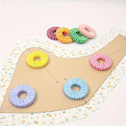 四款色彩缤纷的缝纫图案——金属和布料缝纫工具，非常适合绗缝、裁剪和手工制作——提供多种柔和颜色，以及缝纫用品配件和收纳盒。