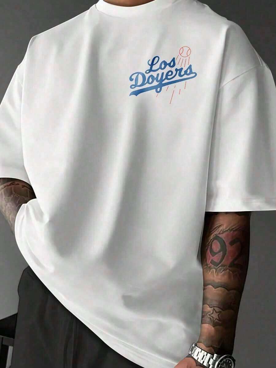 | Tricou Dodgers | Gest cu mâna "Bate Five" | Imprimeu cu litere LA | Tricou indispensabil pentru fanii baseballului | Respirabil, absorbant al transpirației și răcoros, perfect pentru jocul de baseball | Bumbac pur, prietenos cu pielea, imprimeu digital, stil baseball, tricou casual bărbătesc, design sport, îmbrăcăminte urbană, top casual bărbătesc de zi cu zi, lavabil la mașină - Alb 4 - Vizualizare 1