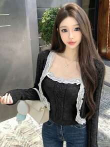 春夏新款性感蕾丝边针织开衫外套，纽扣开襟，女士镂空吊带两件套针织衫套装，适合情人节、外出、居家、通勤、约会等场合。 - 黑色 - 查看 1