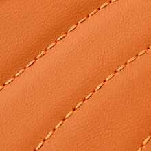 1 件装绗缝通用多功能汽车中央扶手箱垫，前部加高后部低矮设计，带杯架、储物盒和口袋，是理想的新车礼品。 - 彩色 - 查看 5