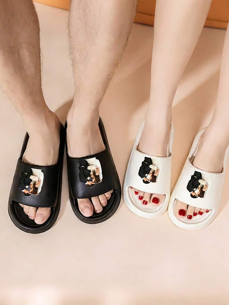Sandales personnalisées sur mesure avec nom/texte - Sandales de plage, de piscine et de douche légères, convenant aux femmes et aux hommes, lavables en machine. Chaussons d'été pour la maison - Idée de cadeau personnalisé, chaussures pour femmes, tenue d'été pour femmes - Multicolore - Voir 1