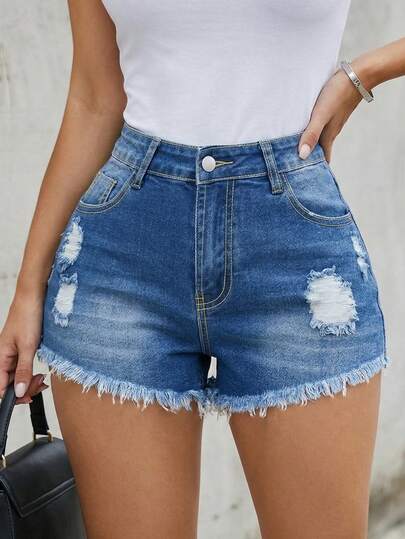 Quần short denim rách dáng suông cho nữ, chất liệu co giãn vừa phải.