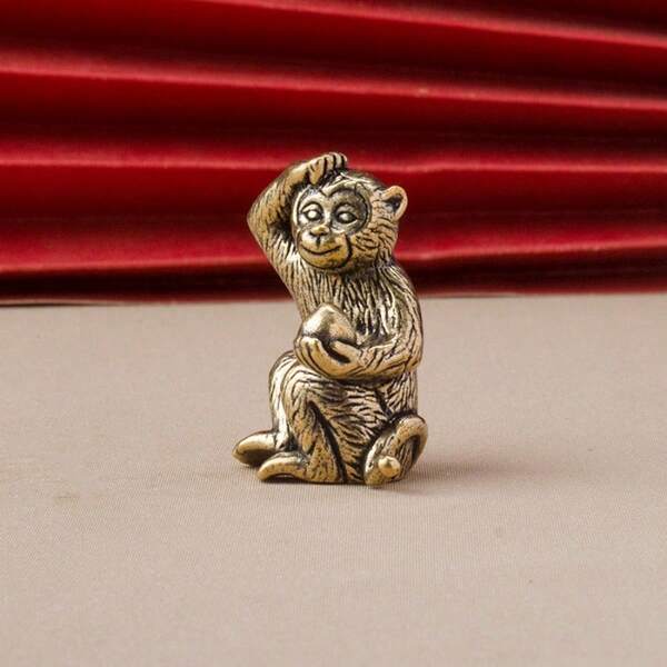 Brass Monkey Home Decor: Cute Brass Monkey Statuary – Home Decoration – No Electricity Required – Suitable For Living Room And Office – Ideal Gift For Animal Lovers And Home Decor Enthusiasts