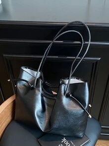 这是一款复古简约风格、时尚精致、百搭且适合日常使用的女士大容量单肩包，于 2026 年发布。 - 黑色 - 查看 5