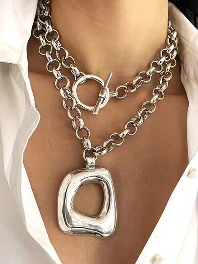 1 Piece Of Women's Fashion Pendant Necklace - A Punk-Style, Versatile, Exaggerated, Irregular Geometric Square Hollow-Out Women's Necklace, Suitable For Women's Daily Wear, Vacation, Dating, Parties, As A Gift For Weddings, Festivals, Daily Banquets, Birthdays, Travel. It Can Be Given To Mothers, Girlfriends, Friends, Daughters, And The Person You Love The Most.