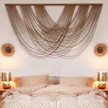 Colgante de pared de macramé grande teñido en marrón de 59.00" de ancho x 31.00" de largo, decoración de pared bohemia, tapiz de hilo, artesanía, decoración de pared de macramé para el hogar - Multicolor - Ver 1