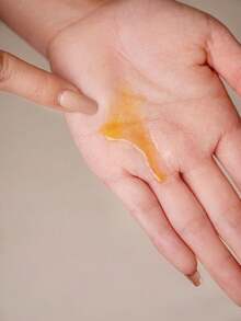 L'Oreal 巴黎欧莱雅专业美发极致修护脂质双相护发油，30毫升 - 赋予秀发光泽、强韧，并提供高达450°F的热保护。这款双相护发油能有效对抗长达两年的毛鳞片损伤，即刻赋予秀发长达100小时的亮泽和滋养。 - New - 30ml - 查看 7