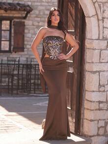 Faeriesty 优雅两件套，包括无肩带亮片装饰胸衣（银色圆形贴花，交叉露背设计）和长款缎面百褶裙（自然垂坠，侧边荷叶边），搭配同款披肩——魅力性感，是婚礼、正式晚宴、红毯活动、颁奖典礼等场合的理想之选。春季派对必备 - 棕色 - 查看 4