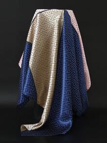 1条新款时尚90*90厘米方形丝巾，女士多功能旅行披肩，奢华印花真丝围巾，35.4英寸 - 彩色 - 查看 2