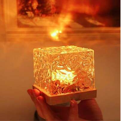 1条海洋波浪RGB投影灯带，带动态极光效果和16种颜色模式 - USB供电可调光环境照明，营造浪漫温馨的氛围，RGB氛围灯，适合用作卧室夜灯和成人房间装饰，也可作为礼物或床头灯。