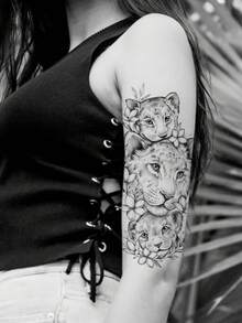 Grands autocollants de tatouage de bras floraux - Motifs d'animaux mignons à la mode Y2K. Tatouages temporaires réalistes et imperméables, convenant pour le DIY, les conventions d'anime, les carnavals, les festivals de musique, la Saint-Valentin, les fêtes, les cadeaux. Convient pour la cuisse, la poitrine, l'abdomen, le dos, l'épaule, le cou, la clavicule, la peau du corps. - Noir - Voir 4