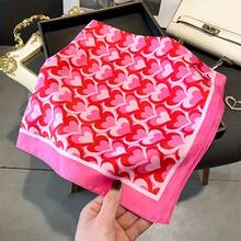 Pink Heart Print Square Scarf For Women, Boho Style Neck Scarf, Soft Lightweight Headscarf Hair Wrap Bandana, Cute Spring Summer Fashion Accessory, Mother's Day Gift With Card - 粉紅之心 - 查看 3
