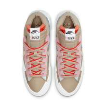 Nike X Sacai X KAWS Blazer Low 'Reed' - 米色 - 查看 3