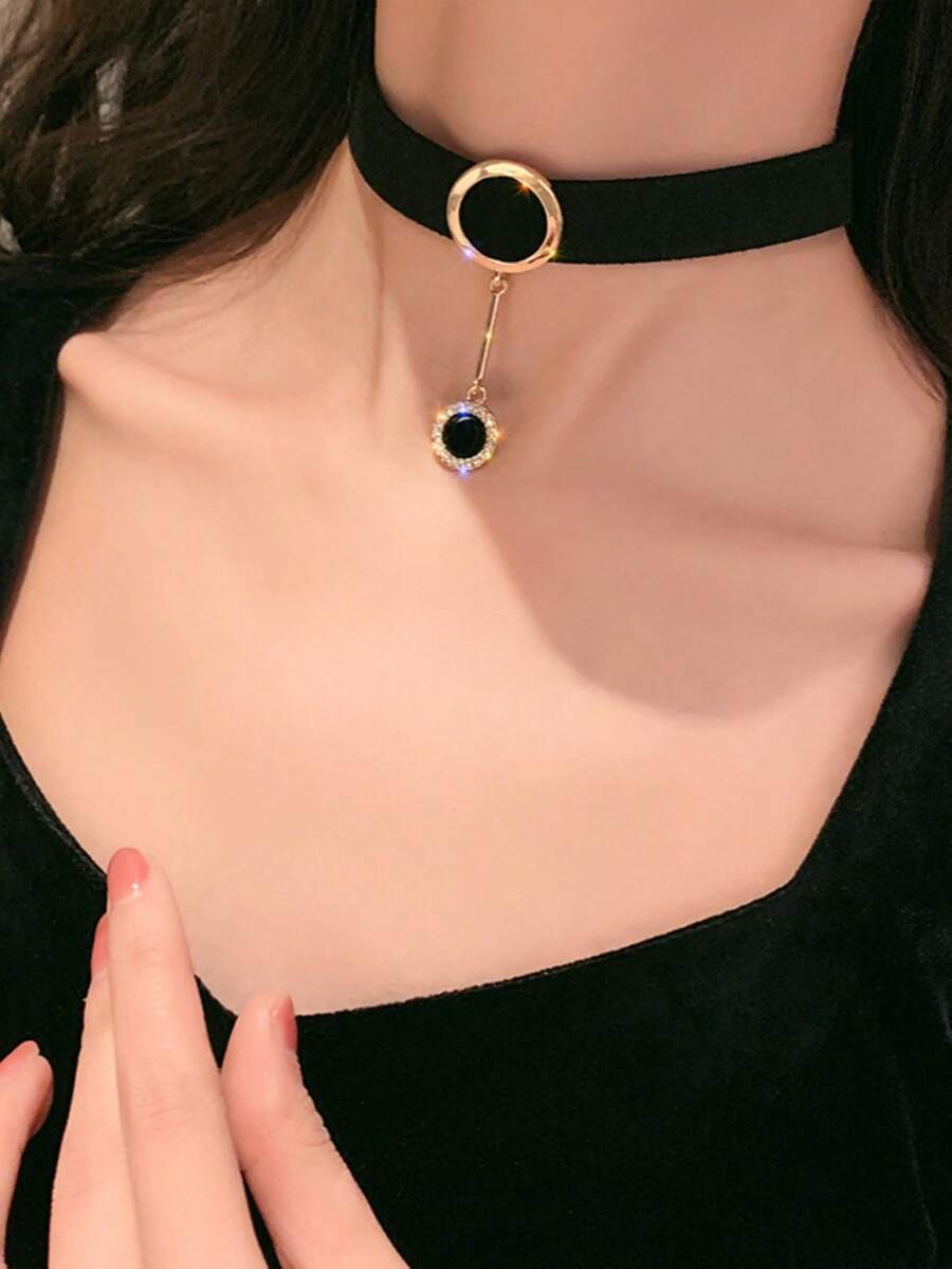 1 chiếc dây chuyền mặt dây chuyền tròn bằng thủy tinh kiểu tối giản bằng nhung dành cho nữ - màu đen - Xem 1