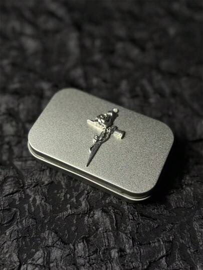 VEA Handmade Gothic Metal Cigarette Case, Tin Structure With Flip Cover, Can Hold 20 Cigarettes, Dual-Layer Storage For Cosmetics And Jewelry, Suitable For Lipstick, Rings And Necklaces, Christmas Gift