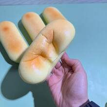 1个软糯粘稠的牛奶烤芝士棒玩具 - 逼真食物麻糬棒挤压玩具 - 独特的减压小玩意 - 送给朋友、收藏、节日、生日礼物 - 彩色 - 查看 4