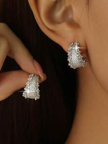 1 Pair Luxury C-Shape Floral Cubic Zirconia Stud Earrings, French Retro Wedding Earrings, Suitable For Women's Daily Wear And Various Occasions - White - View 4