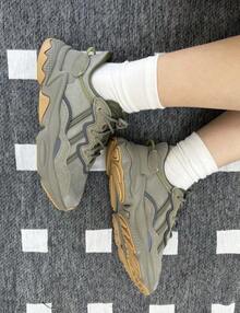 Giày thể thao cổ thấp adidas Originals Ozweego Trace Cargo, unisex, màu xanh ô liu. - Màu xanh Ô liu - Xem 2