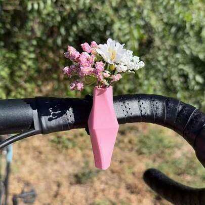 1 bình hoa gắn xe đạp (dùng cho tay lái)