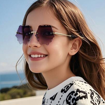 1副儿童卡通无框可爱彩色时尚走秀款眼镜