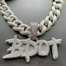 Collar con colgante personalizado de placa con nombre con CZ perlado y refrigerado, joyería de hip hop para hombres con dije de circonita cúbica de dos colores en 3D - C - Ver 5