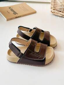 1 par de sandalias para niñas de moda 2026, apropiadas para el verano. Estilo coreano con cierre de gancho y bucle, suela blanda antideslizante para la playa - Marrón - Ver 7