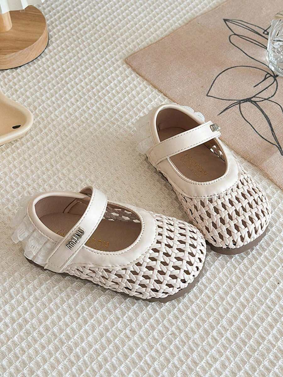 1 đôi sandal thời trang khoét lỗ cho bé gái/trẻ nhỏ, kiểu dáng thường ngày, dự tiệc/đeo quai, chất liệu lưới thoáng khí, giày bệt trẻ em, màu mơ phong cách Bohemian, trang phục dự tiệc lễ hội âm nhạc phương Tây.