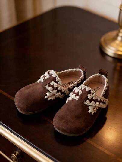 Zapatos casuales estilo coreano para niños, zapatos planos para niños, zapatos de cuero casuales para bebés con suela blanda y cierre de gancho y bucle para niños y niñas, aptos para uso diario en el campus, con diseño floral tejido a mano para niñas pequeñas y niños pequeños, suela blanda, ligeros y cómodos, con punta redonda y cierre de gancho y bucle, estilo forestal retro para niñas, adecuados para jardín de infantes, uso diario y fiestas de cumpleaños