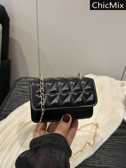 Mini bolso de moda con forma de diamante en relieve, versátil con tapa abatible y cadena cuadrada para el hombro, adecuado para compras, carteras, jóvenes, estudiantes universitarios, recién llegados y trabajadores de cuello blanco. Son muy apropiados para oficinas, universidades, trabajo, negocios, viajes al trabajo, actividades al aire libre, viajes y salidas.