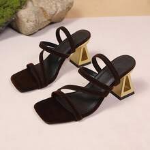 Giày sandal nữ 2026 màu vàng ánh kim, gót dày, quai chéo, đế vuông, thiết kế ba quai đan chéo, gợi cảm, cao cấp, thoải mái, phù hợp cho tiệc tùng, đám cưới, kỳ nghỉ, trang phục trang trọng mùa hè, lựa chọn sang trọng. - màu đen - Xem 4