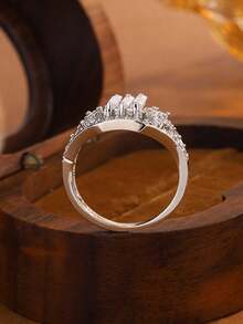 奢华公主切割镂空几何戒指，女士订婚礼物 - 白色 - 查看 4