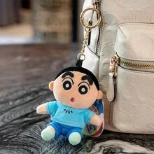 Miniso 蜡笔小新系列吊坠，蓝色衣服/鳄鱼/红色衣服/站立睡衣/坐姿睡衣，可爱娃娃吊坠，包包钥匙扣挂件，绝佳生日礼物（1个） - 彩色 - 查看 2