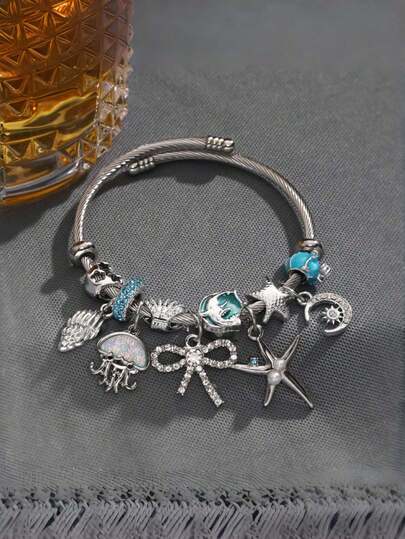 1件可爱章鱼手链，卡通水钻蝴蝶结吊坠可调节手镯，适合女性佩戴，可作为闺蜜日常配饰