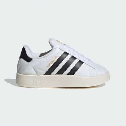 Adidas 男女皆宜的经典复古贝壳头休闲运动鞋 IE1435，适合春秋季穿着