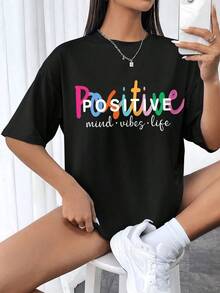 Camiseta con Hombros Caídos y Estampado de Lema: Vibra Positiva de Mente, Vida - Negro - Ver 2
