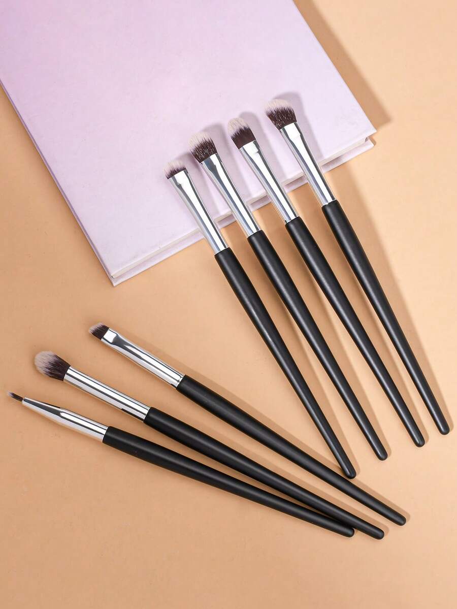 7pcs Soft Bristle Eye Makeup Brush Set, Including Eyeshadow Brush, Blending Brush, Concealer Brush, Smudge Brush, Highlighter Brush, Nose Contour Brush, Eyeliner Brush, Makeup Tools - Multicolor - View 1