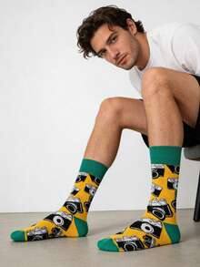 1双男士黄绿相机图案中筒袜，适合日常穿着，四季皆宜。 - 彩色 - 查看 1