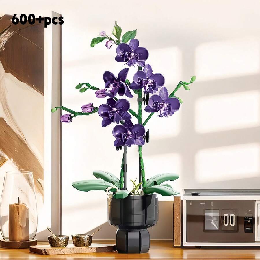 600+块花卉主题积木：DIY拼装积木，可拼成永生花、紫色兰花+花瓶，3D立体拼装玩具，形状多样，色彩丰富。是花卉爱好者和初学者的理想之选。培养耐心，激发多元兴趣。适合办公室装饰、生日礼物和日常馈赠。 - 創意永生花 - 查看 1