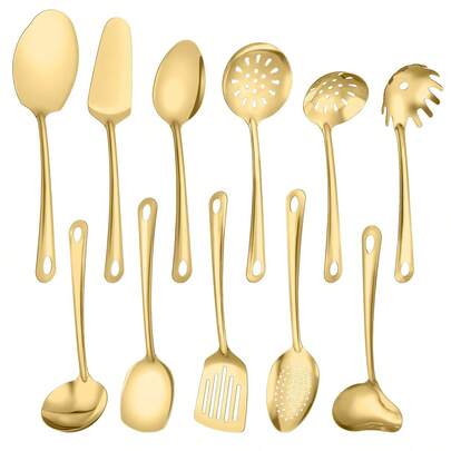 مجموعة أدوات الطهي والتقديم من الفولاذ المقاوم للصدأ 11 قطعة، تشمل ملاعق التقديم وملاعق الحساء وملاعق المعكرونة وغيرها، مثالية للطهاة المنزليين وعشاق الطهي، ضرورية للحياة في المناسبات. أدوات مطبخ عالية الجودة وطويلة الأمد، طقم أواني طعام ذهبي، ضروريات مطبخية لا غنى عنها.