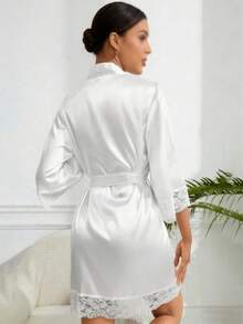 1件女士纯色优雅系带睡袍，性感短款缎面丝绸柔软睡衣，适合新娘、伴娘、居家穿着，婚礼季短款睡袍，字母印花，浴袍和睡衣 - 白色 - 查看 4