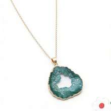 1件天然石英晶体切片吊坠，镶嵌紫水晶，镀金边缘，不对称镂空设计，锌合金材质，男女皆宜 - 金洞吊墜 - 查看 13