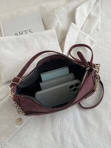 时尚纯色字母百搭简约腋下女士斜挎包优雅链条单肩包，适合购物、携带钱包、年轻女性、大学生、职场新人、白领人士。非常适合办公室、大学、工作、商务、通勤、户外活动、旅行和郊游等场合。 - 酒紅色 - 查看 9