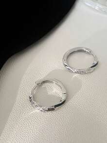 一对S925纯银极简几何耳环，镶嵌合成锆石，低过敏性，优雅奢华，适合日常佩戴、派对或节日礼物。 - 圓環 - 查看 9