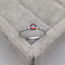 1 pieza Anillo de moda de lujo minimalista con incrustaciones de circonita, adecuado para uso diario de mujeres y como regalo de vacaciones - Rojo - Ver 1