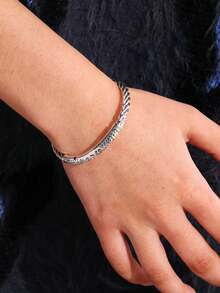 1条男士时尚合金手链，采用雕刻合金材质，饰有吊坠和护身符，可调节长度，男女皆宜，适合作为珠宝礼物。 - 彩色 - 查看 3