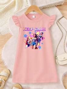 少女风连衣裙，荷叶边袖口设计，“保持冷静”标语及卡通人物点缀，休闲无袖款式，适合周末郊游、朋友聚会及日常休闲穿着。 - 粉色 - 查看 2