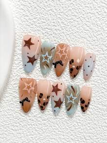 10件套复古性感淑女风美甲套装，包含亚克力美甲贴纸、黑色蝴蝶结美甲装饰、手绘黑棕豹纹图案、蓝粉镂空星星图案、棕色波点图案、白色波点图案、黑棕豹纹美甲装饰、蓝棕指甲油，甜美酷炫休闲风格，附赠美甲工具（1张果冻贴纸+1把指甲锉），提供杏仁形、鸭嘴形、棺材形三种尺寸可选，适合派对、聚会、春夏写真拍摄。 - 彩色 - 查看 15