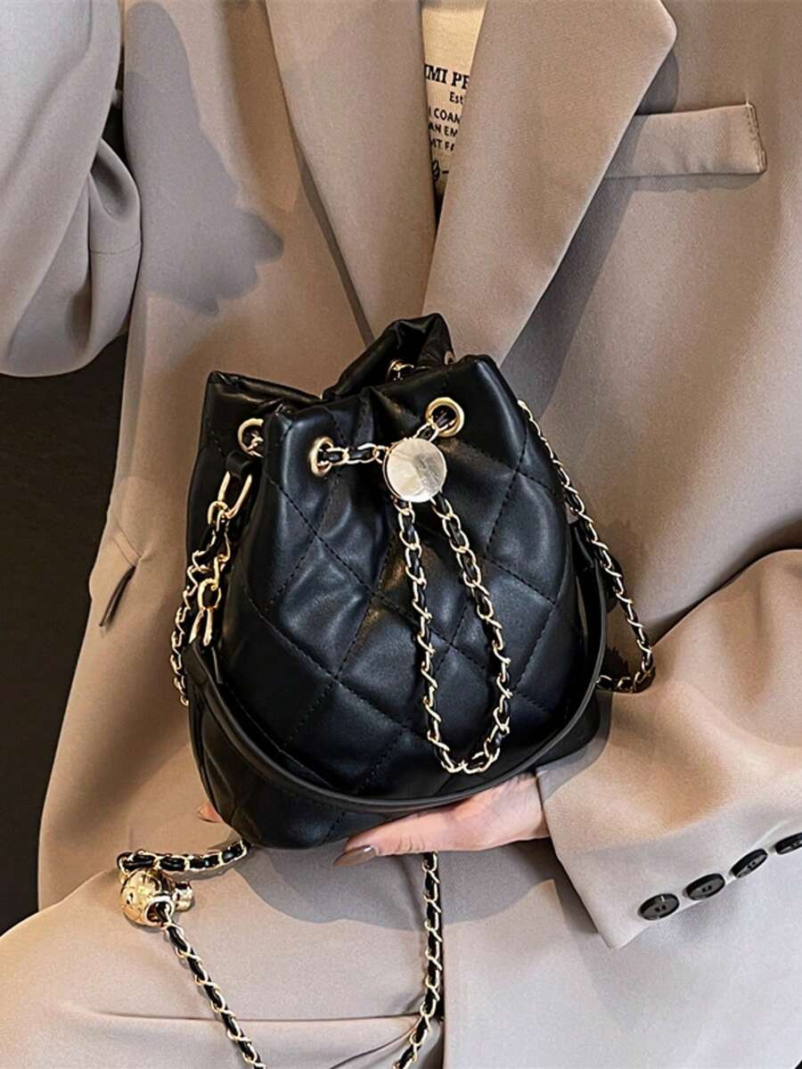 优雅黑色菱形链条抽绳水桶包，新款春夏时尚百搭通勤手提包/单肩包